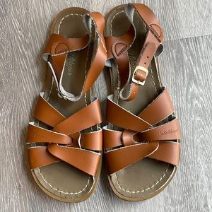 Salt Water Brown Sandal by Hoy Shoes size 7